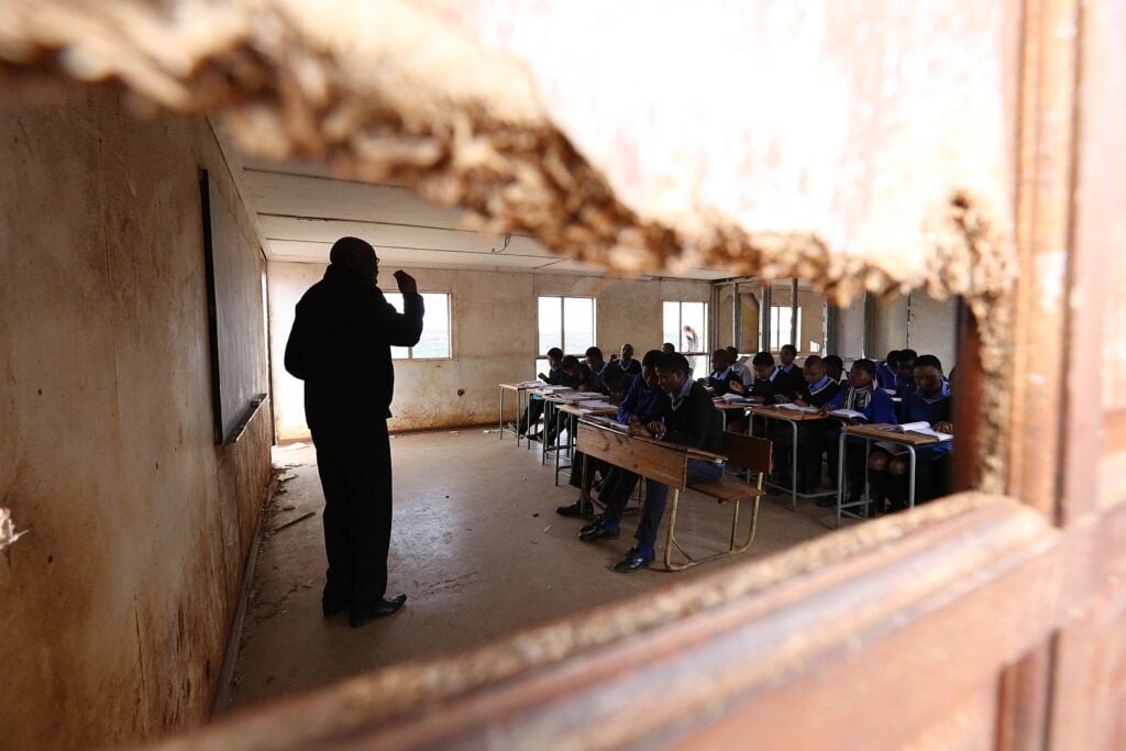 Pupils Freeze While State Of The Art School Remains Unoccupied